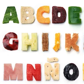 Abecedario hecho con comida